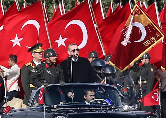 O Ρ.Τ.Ερντογάν έθεσε τις νομικές βάσεις της νέο-Οθωμανικής αυτοκρατορίας – Αφαιρέθηκε από το Σύνταγμα η φράση «γεννήθηκε Τούρκος πολίτης»